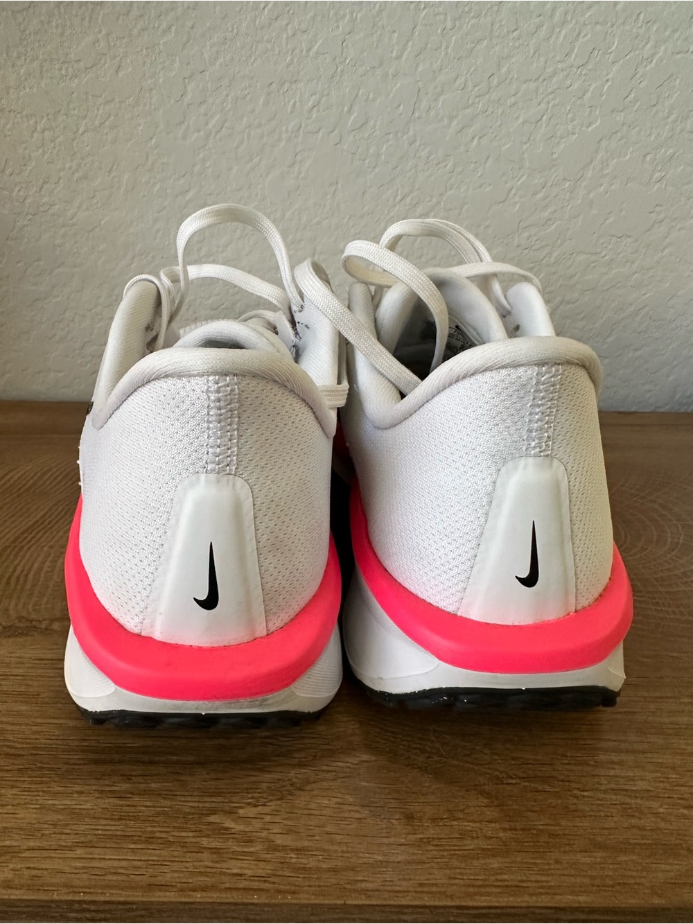 Nike White & Pink Women’s ComfyRide Running Sneakers with Black Swoosh QUEST 6 - Picture 2 of 11